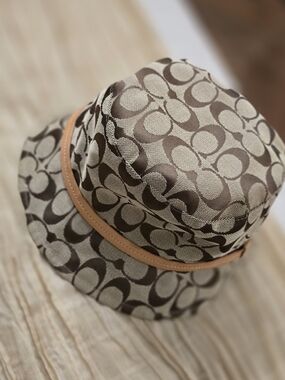 Coach Signature Canvas Bucket Hat in Brown/Tan